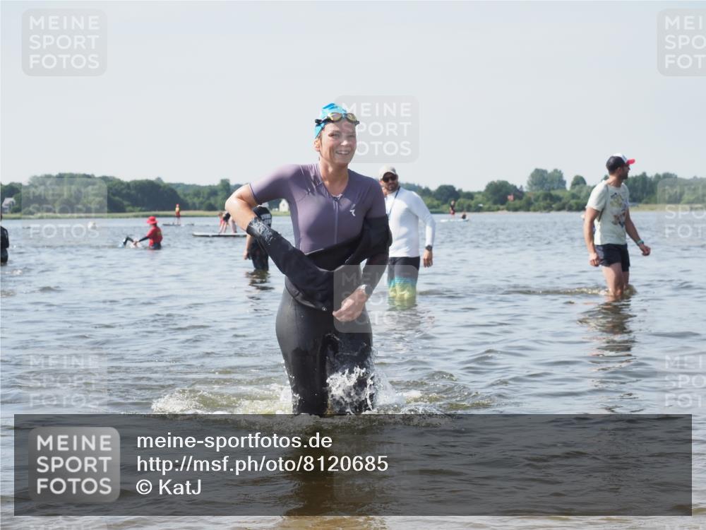 22.06.2025 - Viking Triathlon KatJ http://msf.ph/oto/8120685 22.06.2025 10:49:20 Schwimmen 64, 155, 256, 317, 321 meine-sportfotos.de