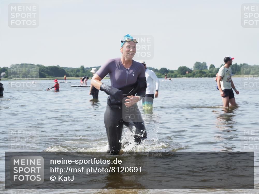 22.06.2025 - Viking Triathlon KatJ http://msf.ph/oto/8120691 22.06.2025 10:49:20 Schwimmen 64, 155, 256, 317, 321 meine-sportfotos.de