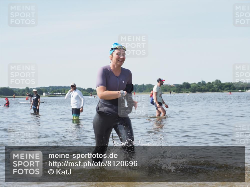 22.06.2025 - Viking Triathlon KatJ http://msf.ph/oto/8120696 22.06.2025 10:49:22 Schwimmen 64, 155, 256, 317, 321 meine-sportfotos.de