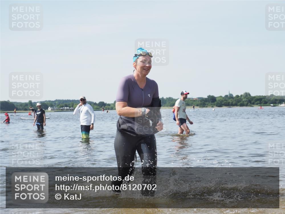 22.06.2025 - Viking Triathlon KatJ http://msf.ph/oto/8120702 22.06.2025 10:49:22 Schwimmen 64, 155, 256, 317, 321 meine-sportfotos.de