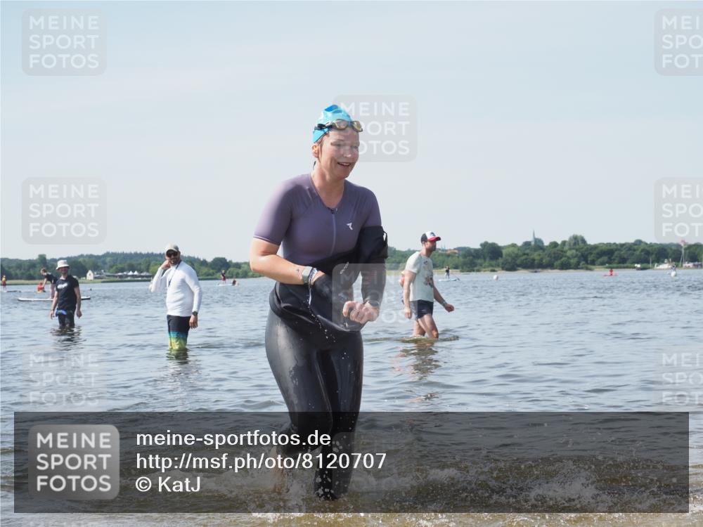 22.06.2025 - Viking Triathlon KatJ http://msf.ph/oto/8120707 22.06.2025 10:49:22 Schwimmen 64, 155, 256, 317, 321 meine-sportfotos.de