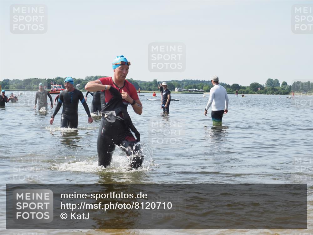 22.06.2025 - Viking Triathlon KatJ http://msf.ph/oto/8120710 22.06.2025 10:49:24 Schwimmen 64, 155, 256, 263, 317, 321 meine-sportfotos.de