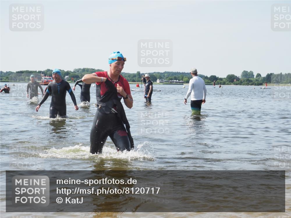 22.06.2025 - Viking Triathlon KatJ http://msf.ph/oto/8120717 22.06.2025 10:49:24 Schwimmen 64, 155, 256, 263, 317, 321 meine-sportfotos.de