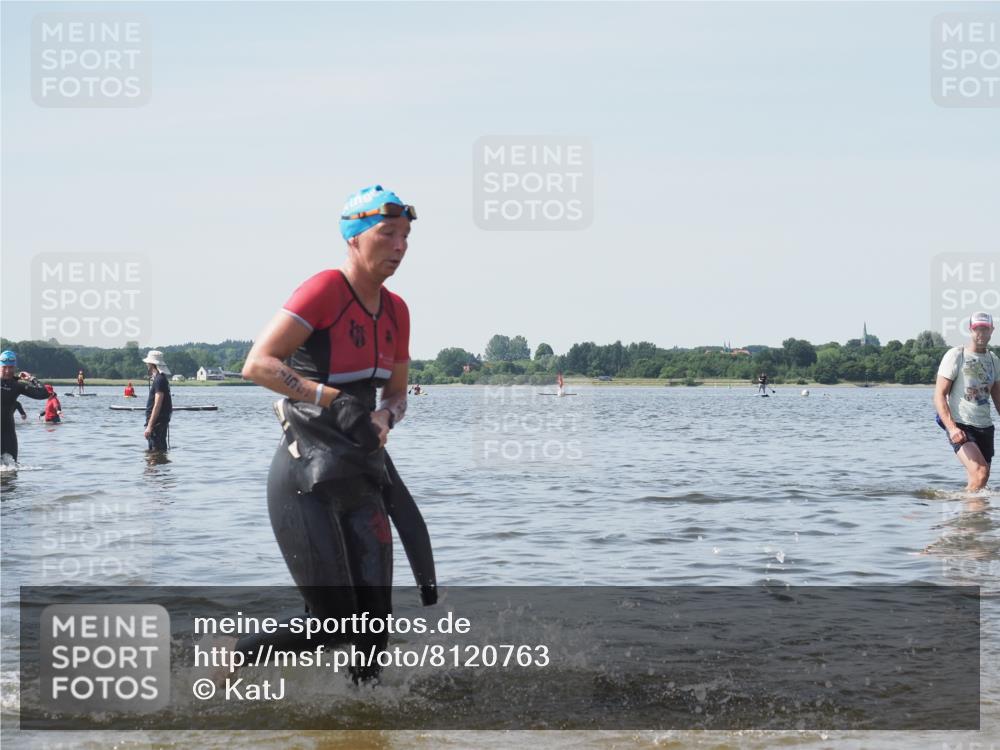22.06.2025 - Viking Triathlon KatJ http://msf.ph/oto/8120763 22.06.2025 10:49:25 Schwimmen 64, 155, 256, 263, 317, 321 meine-sportfotos.de