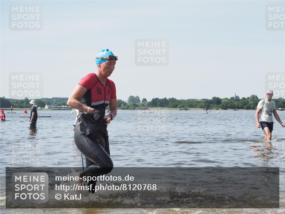 22.06.2025 - Viking Triathlon KatJ http://msf.ph/oto/8120768 22.06.2025 10:49:26 Schwimmen 64, 155, 256, 263, 317, 321 meine-sportfotos.de