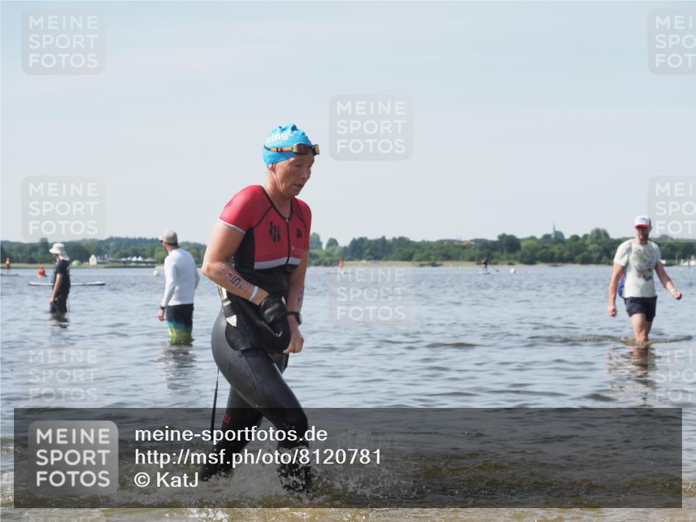 22.06.2025 - Viking Triathlon KatJ http://msf.ph/oto/8120781 22.06.2025 10:49:26 Schwimmen 64, 155, 256, 263, 317, 321 meine-sportfotos.de