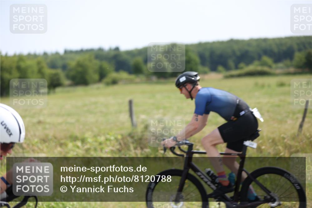 22.06.2025 - Viking Triathlon Yannick Fuchs http://msf.ph/oto/8120788 22.06.2025 11:47:30 Radfahren 15, 52, 272, 286, 344, 422, 659 meine-sportfotos.de