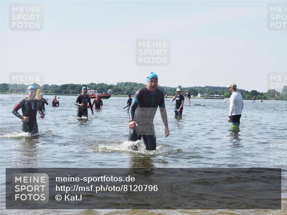 22.06.2025 - Viking Triathlon KatJ http://msf.ph/oto/8120796 22.06.2025 10:49:28 Schwimmen 64, 155, 256, 263, 321 meine-sportfotos.de