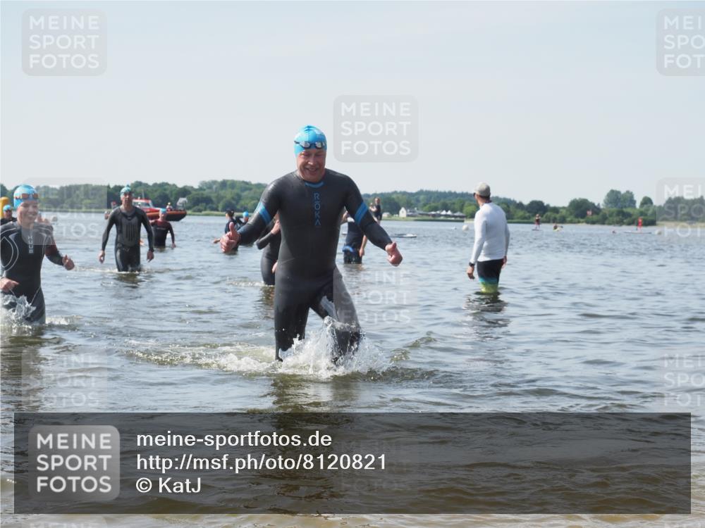 22.06.2025 - Viking Triathlon KatJ http://msf.ph/oto/8120821 22.06.2025 10:49:28 Schwimmen 64, 155, 256, 263, 321 meine-sportfotos.de