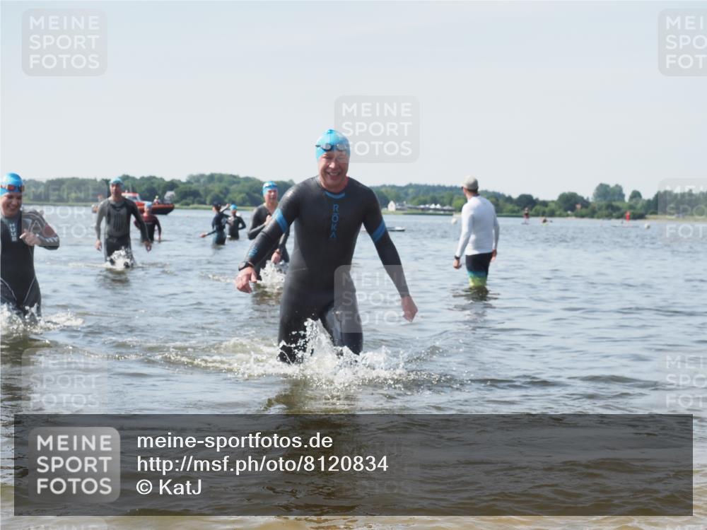 22.06.2025 - Viking Triathlon KatJ http://msf.ph/oto/8120834 22.06.2025 10:49:29 Schwimmen 64, 155, 256, 263, 321 meine-sportfotos.de