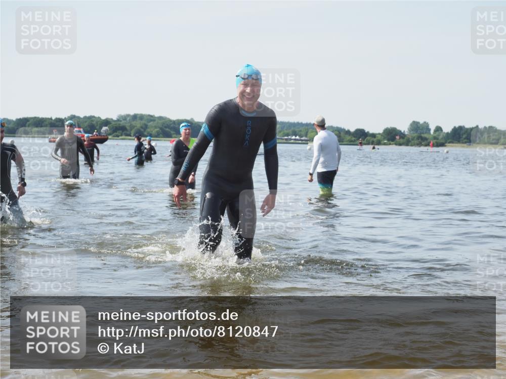 22.06.2025 - Viking Triathlon KatJ http://msf.ph/oto/8120847 22.06.2025 10:49:29 Schwimmen 64, 155, 256, 263, 321 meine-sportfotos.de