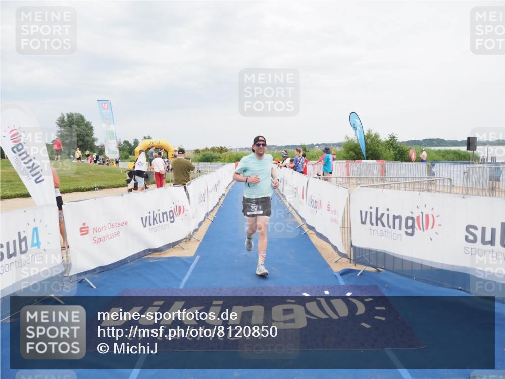 22.06.2025 - Viking Triathlon MichiJ http://msf.ph/oto/8120850 22.06.2025 17:04:34 Ziel 257 meine-sportfotos.de