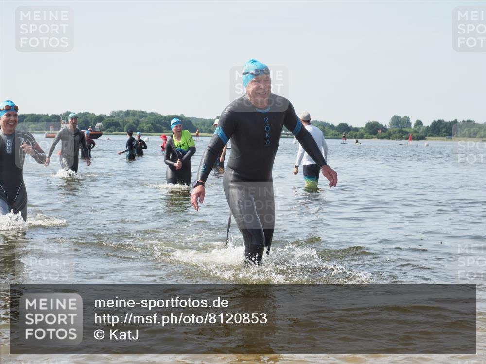 22.06.2025 - Viking Triathlon KatJ http://msf.ph/oto/8120853 22.06.2025 10:49:29 Schwimmen 64, 155, 256, 263, 321 meine-sportfotos.de