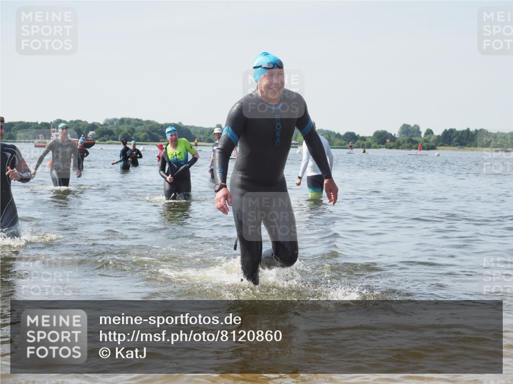 22.06.2025 - Viking Triathlon KatJ http://msf.ph/oto/8120860 22.06.2025 10:49:30 Schwimmen 64, 256, 263, 321 meine-sportfotos.de