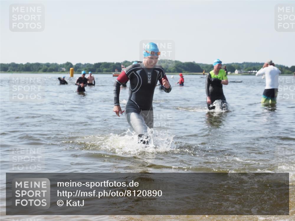 22.06.2025 - Viking Triathlon KatJ http://msf.ph/oto/8120890 22.06.2025 10:49:31 Schwimmen 64, 256, 263, 321 meine-sportfotos.de