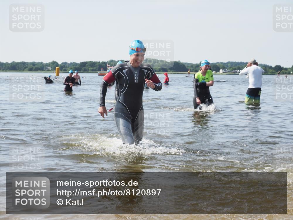 22.06.2025 - Viking Triathlon KatJ http://msf.ph/oto/8120897 22.06.2025 10:49:31 Schwimmen 64, 256, 263, 321 meine-sportfotos.de