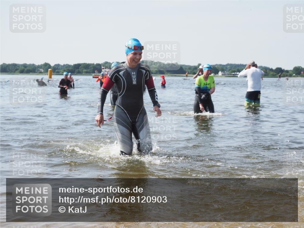 22.06.2025 - Viking Triathlon KatJ http://msf.ph/oto/8120903 22.06.2025 10:49:31 Schwimmen 64, 256, 263, 321 meine-sportfotos.de