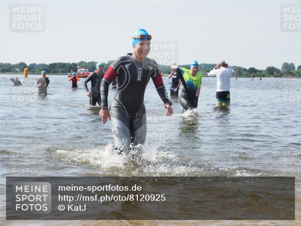 22.06.2025 - Viking Triathlon KatJ http://msf.ph/oto/8120925 22.06.2025 10:49:32 Schwimmen 64, 256, 263, 321, 453 meine-sportfotos.de