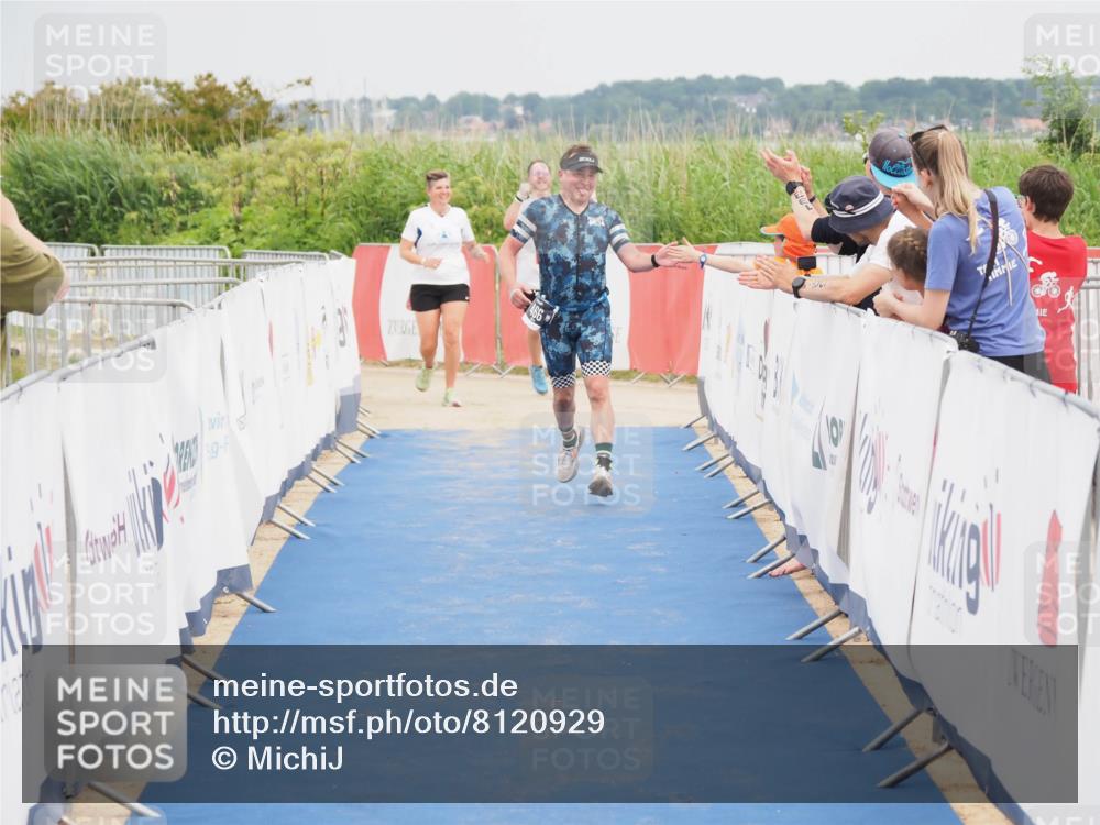 22.06.2025 - Viking Triathlon MichiJ http://msf.ph/oto/8120929 22.06.2025 17:04:43 Ziel 466 meine-sportfotos.de
