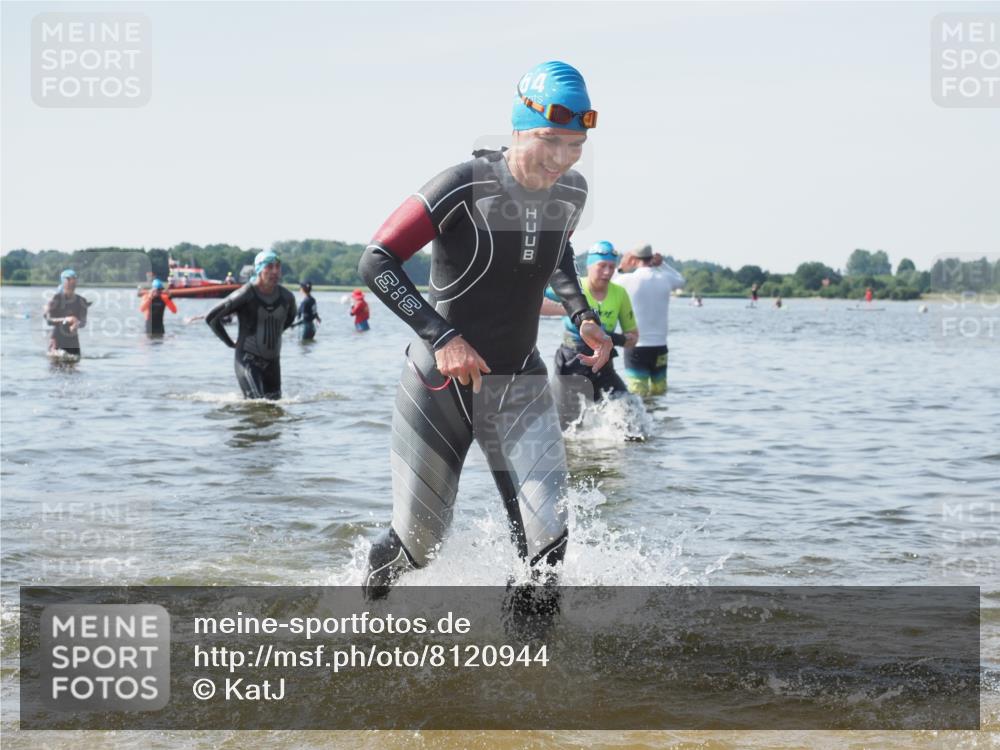 22.06.2025 - Viking Triathlon KatJ http://msf.ph/oto/8120944 22.06.2025 10:49:33 Schwimmen 64, 256, 263, 321, 453 meine-sportfotos.de