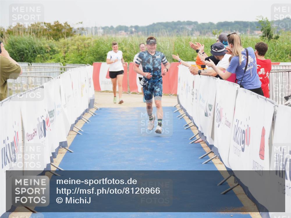 22.06.2025 - Viking Triathlon MichiJ http://msf.ph/oto/8120966 22.06.2025 17:04:44 Ziel 466 meine-sportfotos.de