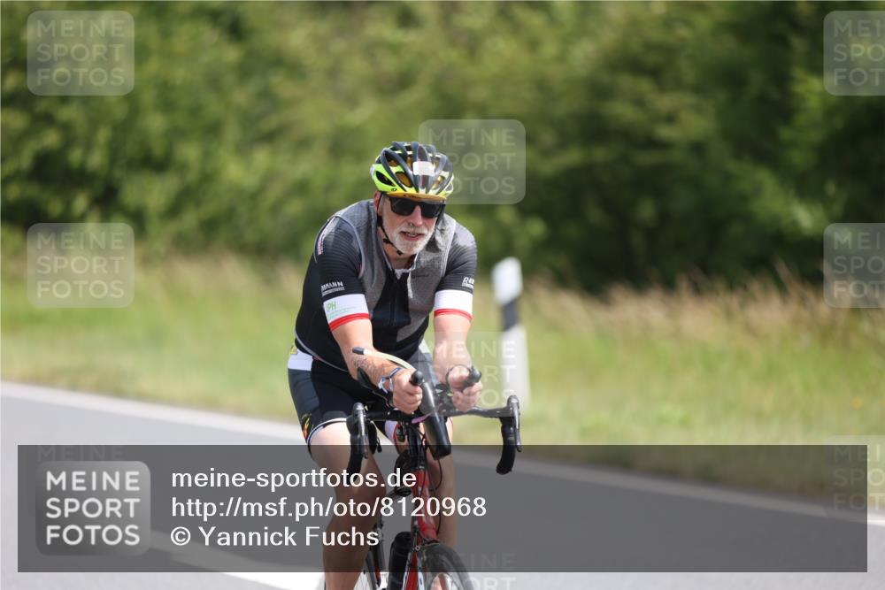 22.06.2025 - Viking Triathlon Yannick Fuchs http://msf.ph/oto/8120968 22.06.2025 11:47:49 Radfahren 106, 292, 415 meine-sportfotos.de