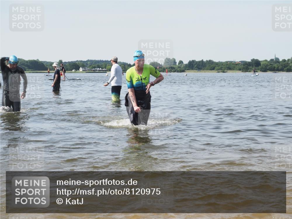 22.06.2025 - Viking Triathlon KatJ http://msf.ph/oto/8120975 22.06.2025 10:49:35 Schwimmen 256, 263, 321, 453 meine-sportfotos.de