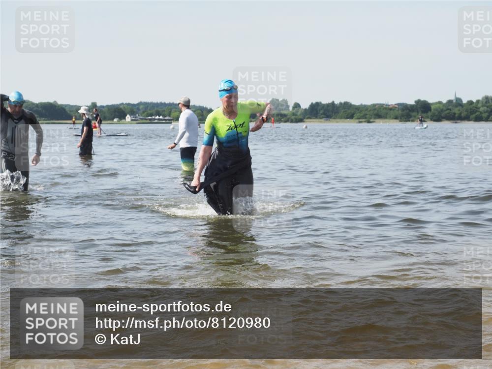 22.06.2025 - Viking Triathlon KatJ http://msf.ph/oto/8120980 22.06.2025 10:49:35 Schwimmen 256, 263, 321, 453 meine-sportfotos.de