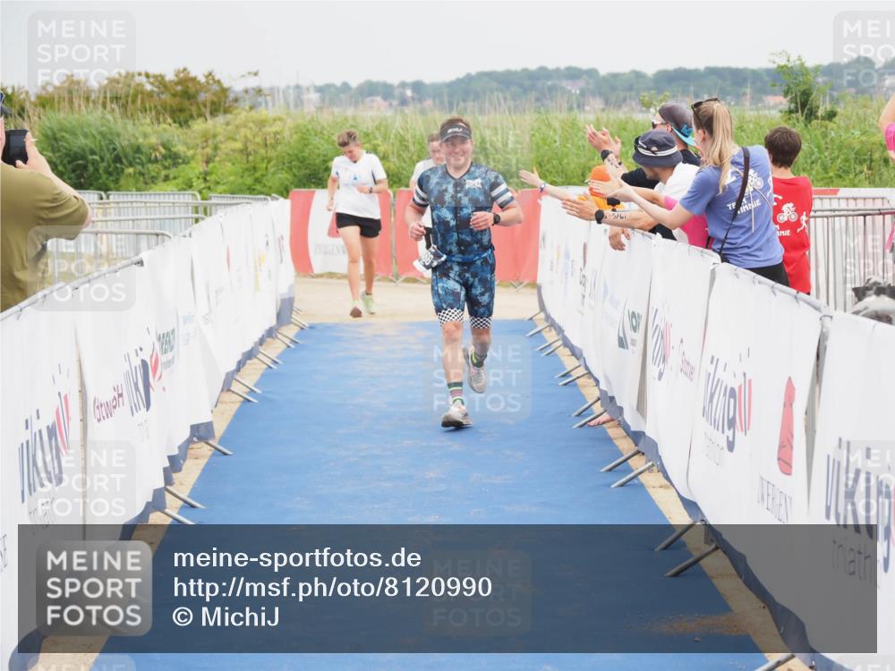 22.06.2025 - Viking Triathlon MichiJ http://msf.ph/oto/8120990 22.06.2025 17:04:44 Ziel 466 meine-sportfotos.de