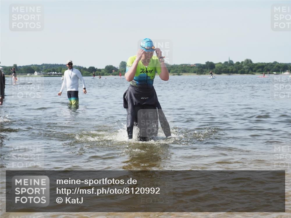 22.06.2025 - Viking Triathlon KatJ http://msf.ph/oto/8120992 22.06.2025 10:49:36 Schwimmen 256, 263, 321, 453 meine-sportfotos.de