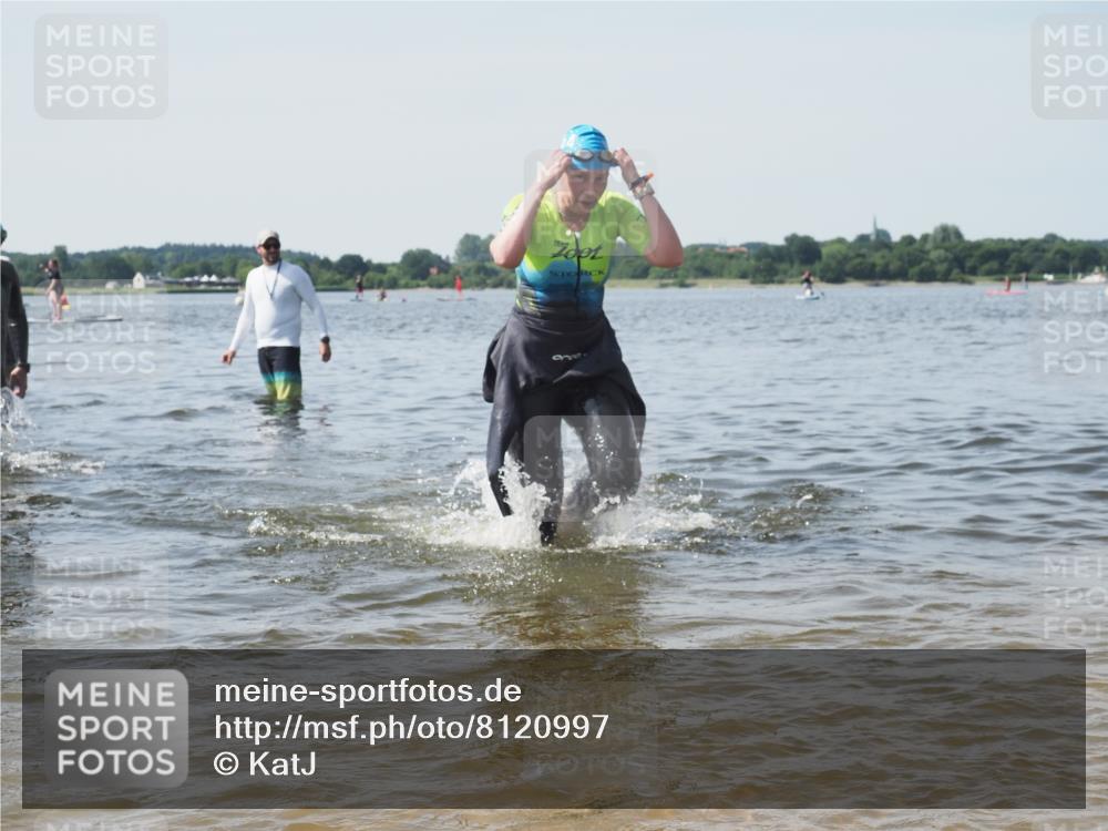 22.06.2025 - Viking Triathlon KatJ http://msf.ph/oto/8120997 22.06.2025 10:49:36 Schwimmen 256, 263, 321, 453 meine-sportfotos.de