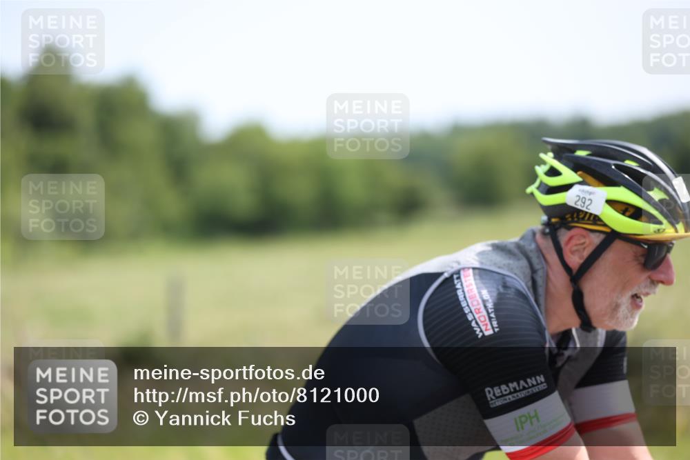 22.06.2025 - Viking Triathlon Yannick Fuchs http://msf.ph/oto/8121000 22.06.2025 11:47:50 Radfahren 106, 292, 415 meine-sportfotos.de