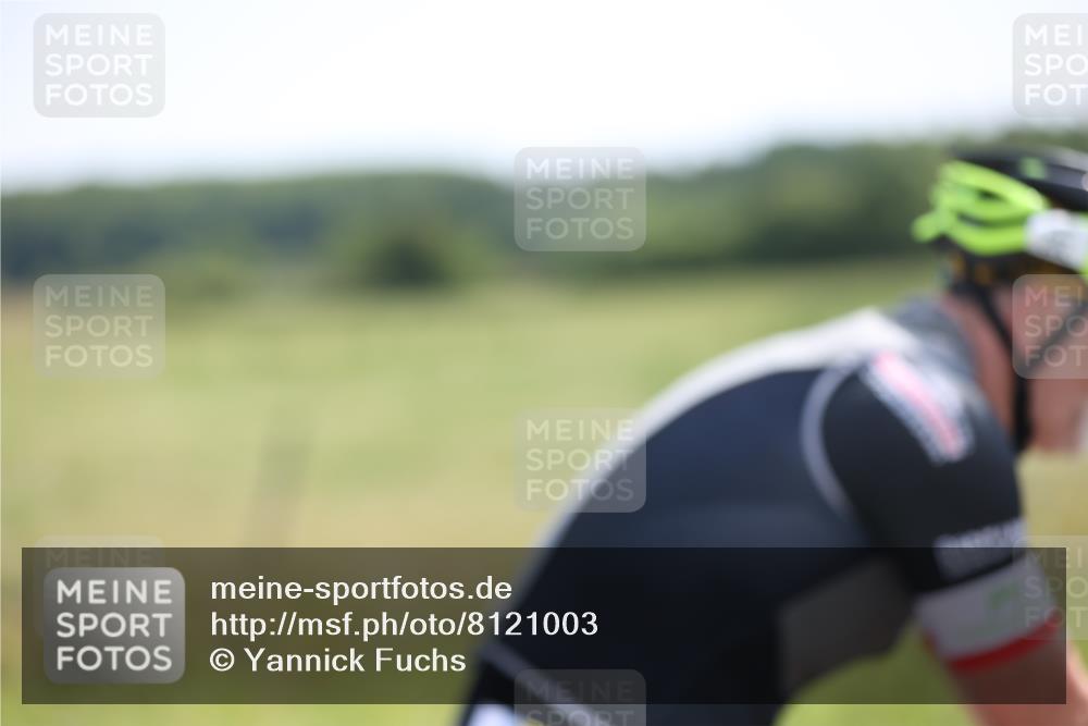 22.06.2025 - Viking Triathlon Yannick Fuchs http://msf.ph/oto/8121003 22.06.2025 11:47:50 Radfahren 106, 292, 415 meine-sportfotos.de
