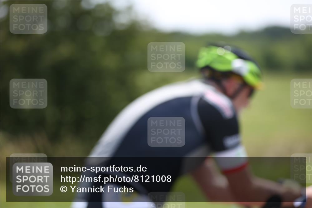 22.06.2025 - Viking Triathlon Yannick Fuchs http://msf.ph/oto/8121008 22.06.2025 11:47:50 Radfahren 106, 292, 415 meine-sportfotos.de