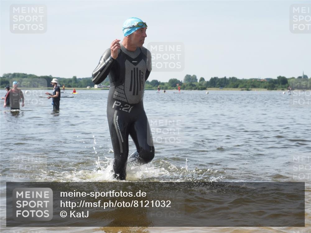 22.06.2025 - Viking Triathlon KatJ http://msf.ph/oto/8121032 22.06.2025 10:49:40 Schwimmen 263, 321, 453 meine-sportfotos.de