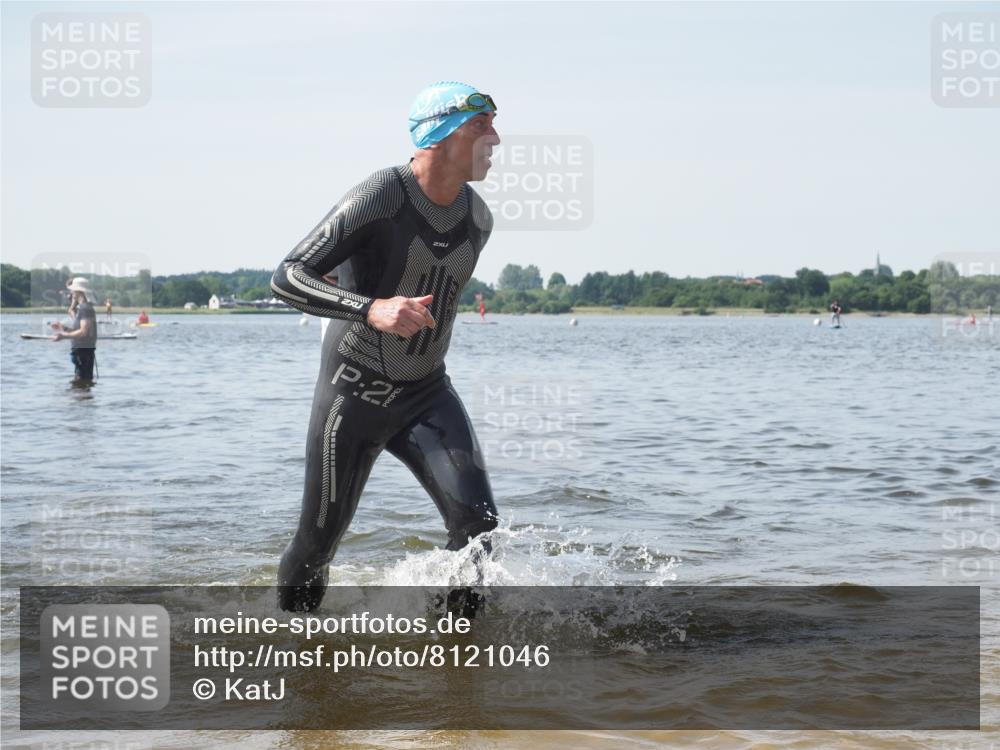 22.06.2025 - Viking Triathlon KatJ http://msf.ph/oto/8121046 22.06.2025 10:49:41 Schwimmen 263, 321, 453 meine-sportfotos.de