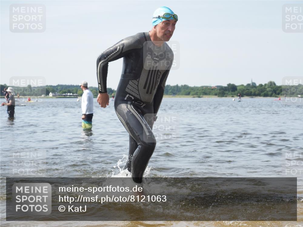 22.06.2025 - Viking Triathlon KatJ http://msf.ph/oto/8121063 22.06.2025 10:49:41 Schwimmen 263, 321, 453 meine-sportfotos.de