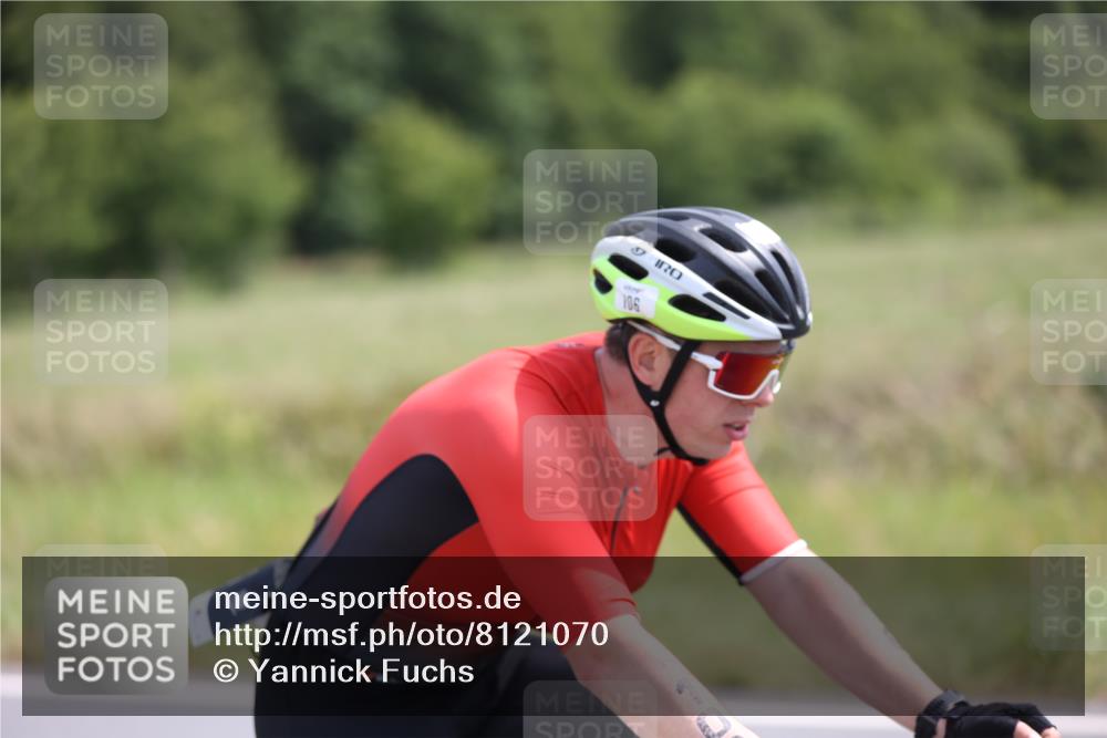 22.06.2025 - Viking Triathlon Yannick Fuchs http://msf.ph/oto/8121070 22.06.2025 11:47:55 Radfahren 106, 163, 415 meine-sportfotos.de