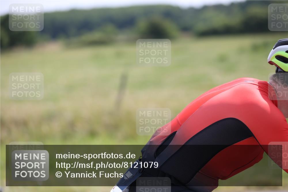 22.06.2025 - Viking Triathlon Yannick Fuchs http://msf.ph/oto/8121079 22.06.2025 11:47:55 Radfahren 106, 163, 415 meine-sportfotos.de