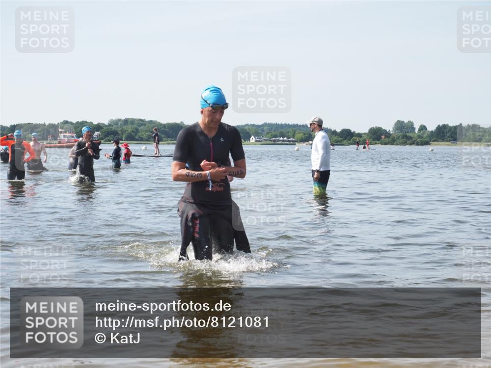 22.06.2025 - Viking Triathlon KatJ http://msf.ph/oto/8121081 22.06.2025 10:49:47 Schwimmen 69, 270, 273, 356, 453 meine-sportfotos.de