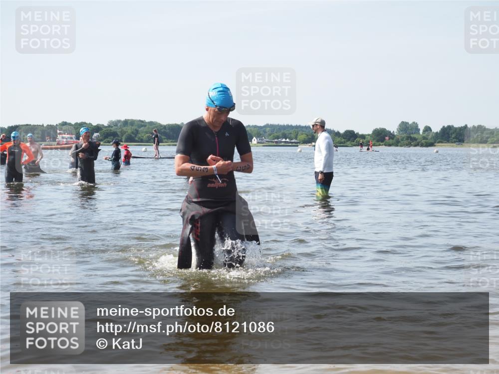 22.06.2025 - Viking Triathlon KatJ http://msf.ph/oto/8121086 22.06.2025 10:49:47 Schwimmen 69, 270, 273, 356, 453 meine-sportfotos.de