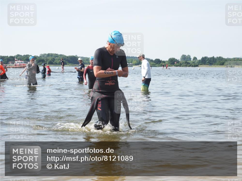 22.06.2025 - Viking Triathlon KatJ http://msf.ph/oto/8121089 22.06.2025 10:49:48 Schwimmen 69, 140, 270, 273, 356, 453 meine-sportfotos.de