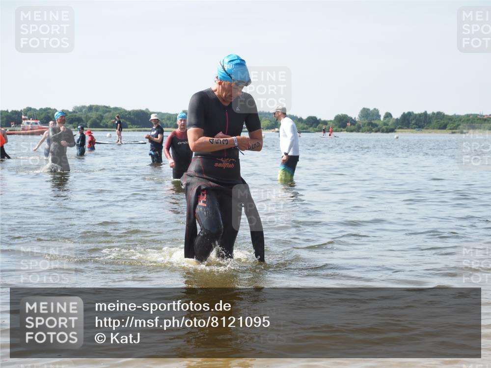 22.06.2025 - Viking Triathlon KatJ http://msf.ph/oto/8121095 22.06.2025 10:49:48 Schwimmen 69, 140, 270, 273, 356, 453 meine-sportfotos.de