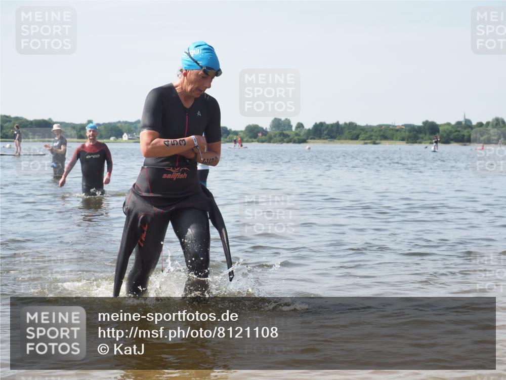 22.06.2025 - Viking Triathlon KatJ http://msf.ph/oto/8121108 22.06.2025 10:49:49 Schwimmen 69, 140, 270, 273, 356, 453 meine-sportfotos.de