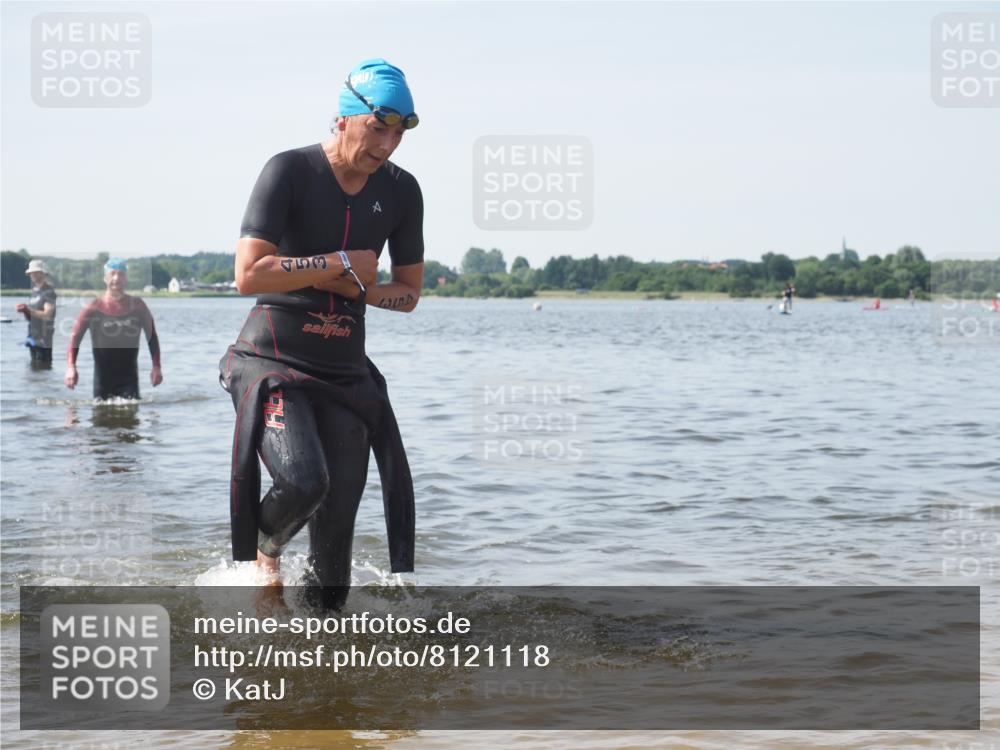 22.06.2025 - Viking Triathlon KatJ http://msf.ph/oto/8121118 22.06.2025 10:49:49 Schwimmen 69, 140, 270, 273, 356, 453 meine-sportfotos.de