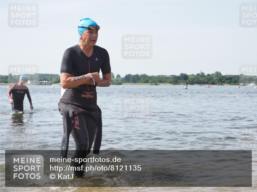 22.06.2025 - Viking Triathlon KatJ http://msf.ph/oto/8121135 22.06.2025 10:49:49 Schwimmen 69, 140, 270, 273, 356, 453 meine-sportfotos.de