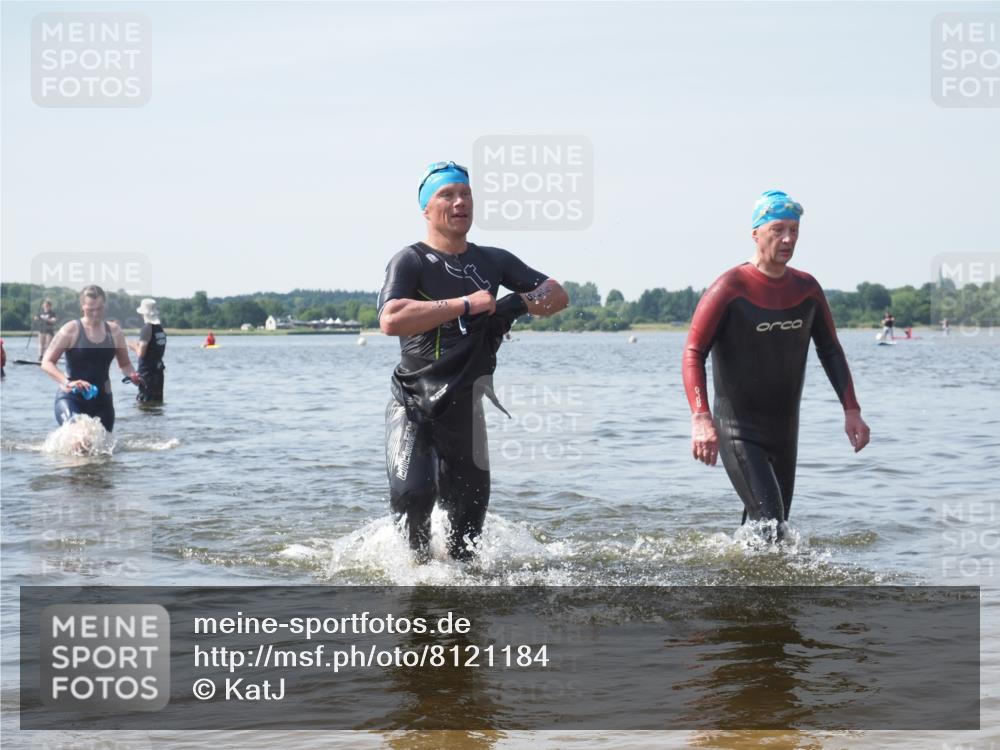 22.06.2025 - Viking Triathlon KatJ http://msf.ph/oto/8121184 22.06.2025 10:49:58 Schwimmen 69, 97, 140, 270, 273, 356 meine-sportfotos.de