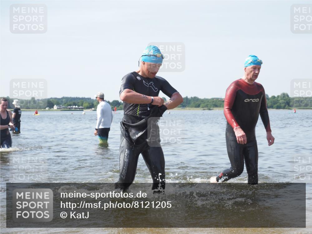 22.06.2025 - Viking Triathlon KatJ http://msf.ph/oto/8121205 22.06.2025 10:49:59 Schwimmen 69, 97, 140, 270, 273, 356 meine-sportfotos.de