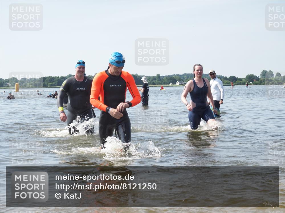 22.06.2025 - Viking Triathlon KatJ http://msf.ph/oto/8121250 22.06.2025 10:50:02 Schwimmen 69, 97, 140, 270, 273, 356 meine-sportfotos.de