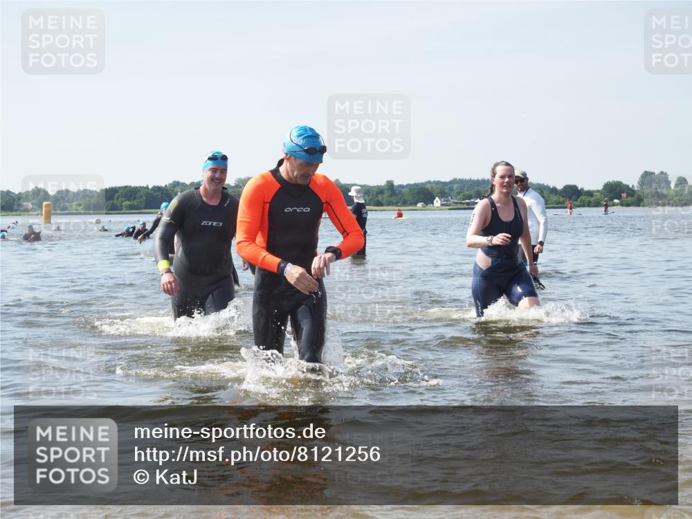 22.06.2025 - Viking Triathlon KatJ http://msf.ph/oto/8121256 22.06.2025 10:50:02 Schwimmen 69, 97, 140, 270, 273, 356 meine-sportfotos.de